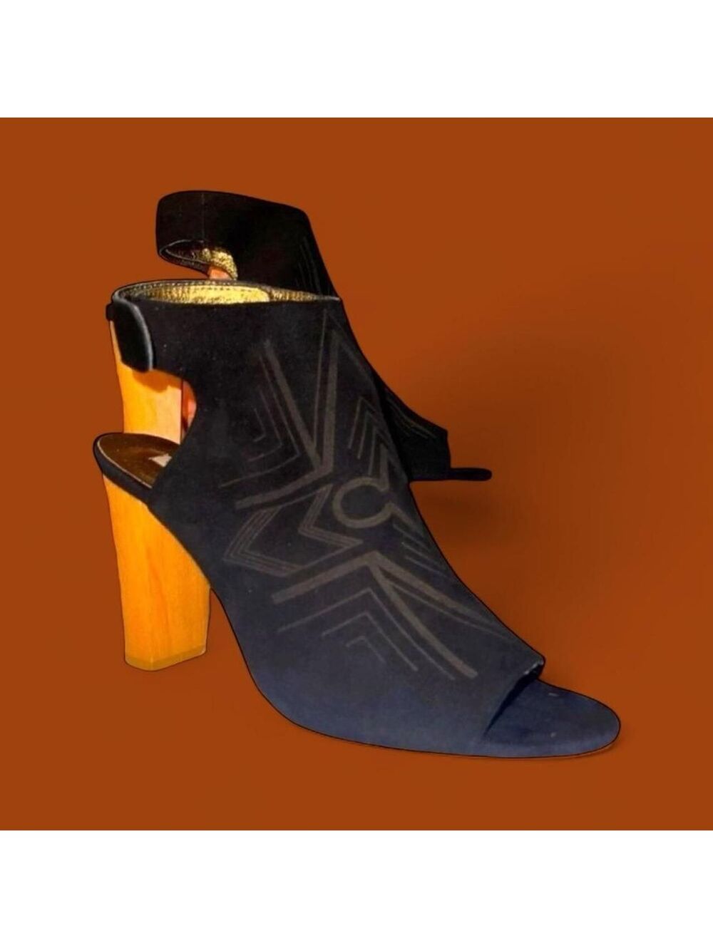 Cynthia Vincent Black Suede Geometric Embroidered Wood Block Heel Sandals sz 8.5